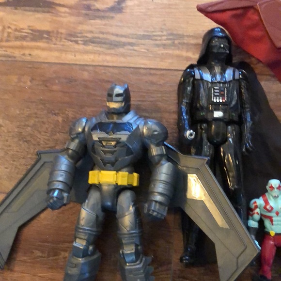 Action figures- large and small - Picture 2 of 4
